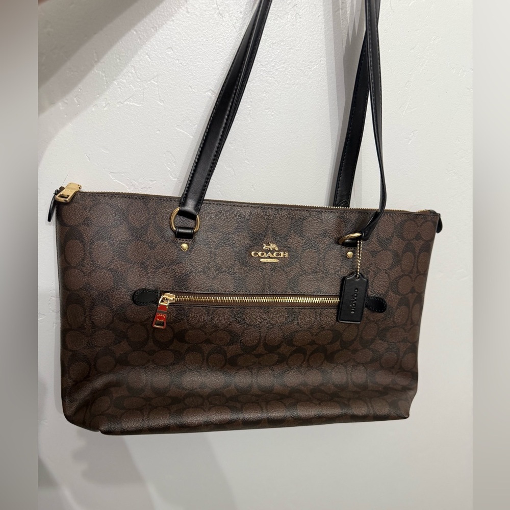 Coach Signature Print Leather Gallery Tote Bag In  Brown Black